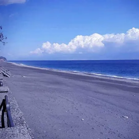 펜션 Homeholidays Mare
